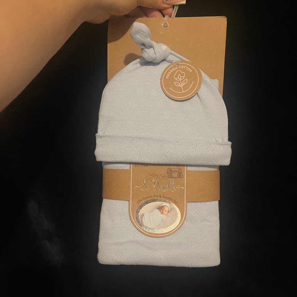 Organic Cotton Baby Hat and Blanket Set - Light Blue